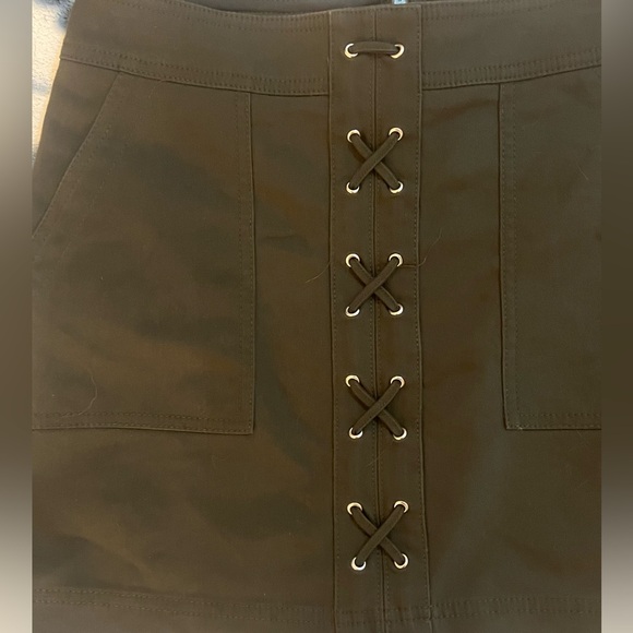 Express Pocket Skirt - Picture 4 of 4